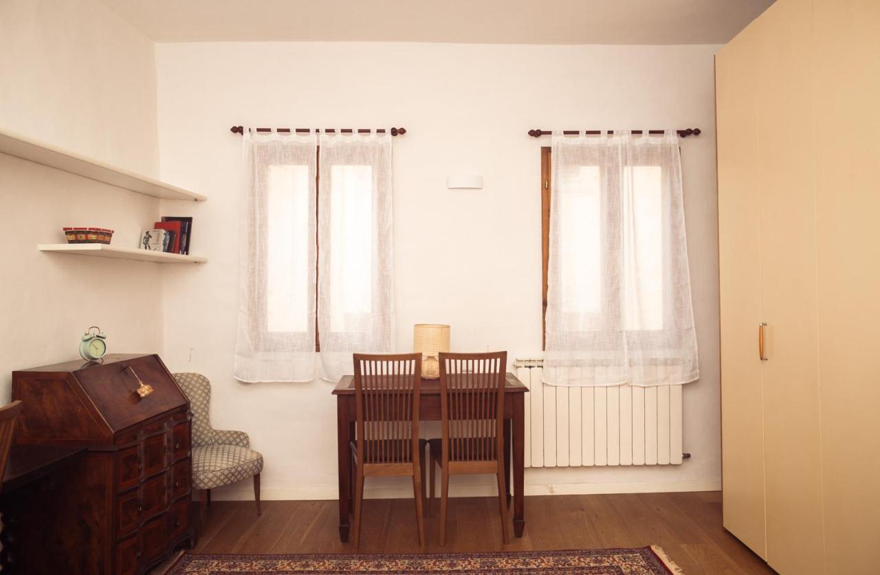 Vintage Apartments In The Heart Of Florenţa Exterior foto